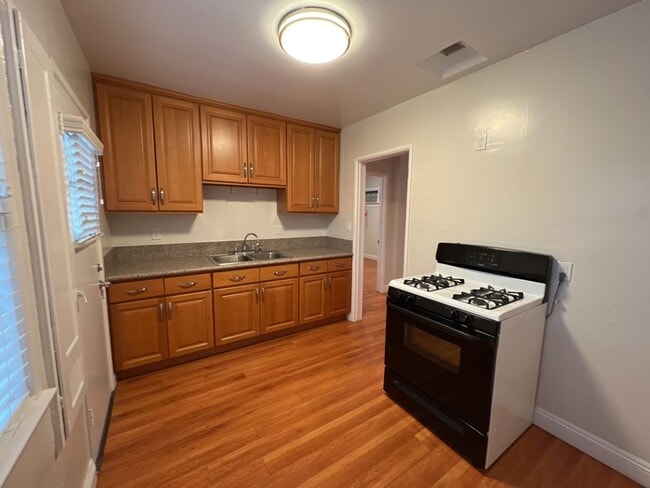 Photo - 119 Unit 1004.5