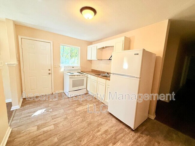 Photo - 2108 Cooley St Unit B