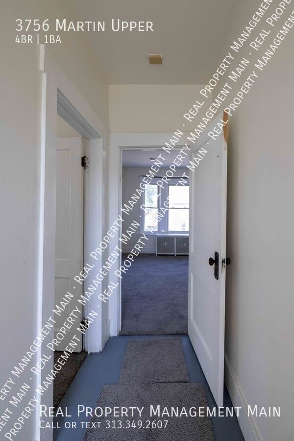 Building Photo - 3756 Martin St Rental