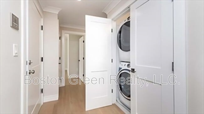 Photo - 2A Rossmore Rd