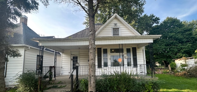Building Photo - 518 Bryan Ave Rental