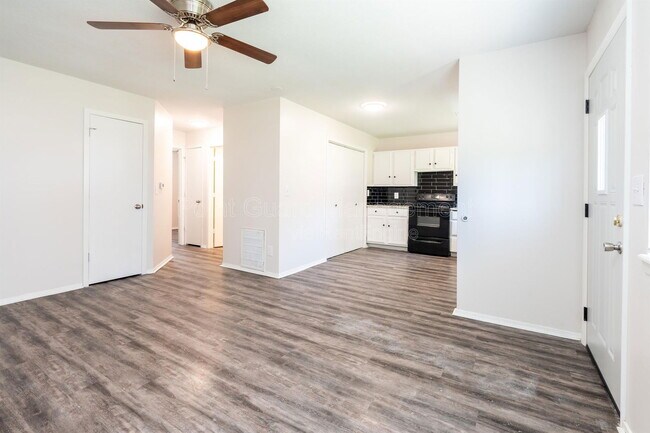 Photo - 1826 S Laura St