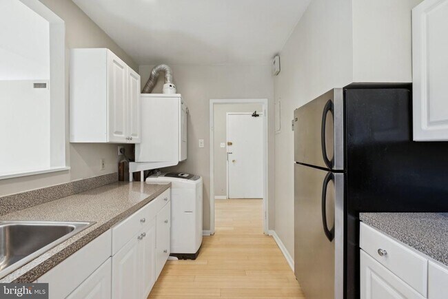 Photo - 135 S 19th St Unit 711