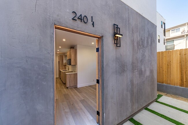 Photo - 240 N Dillon St Unit #240 1/4