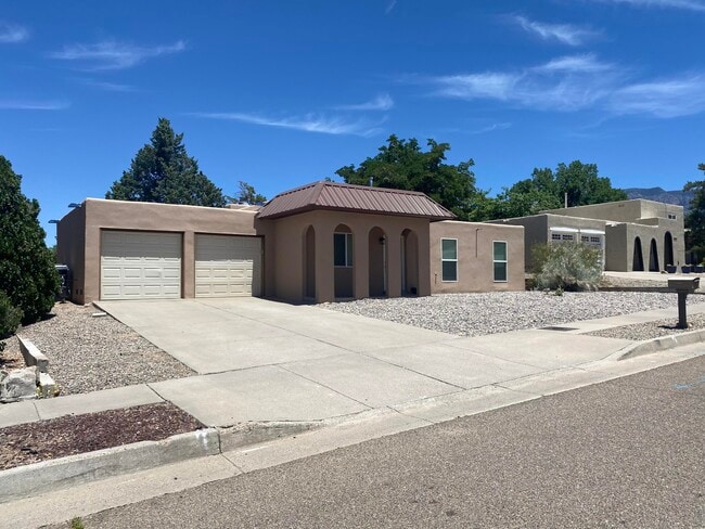 Photo - 10501 Delicado Pl NE