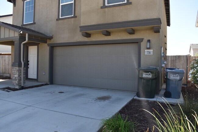 Photo - 736 Athena Dr