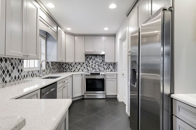 Photo - 276 SW 7th Ave