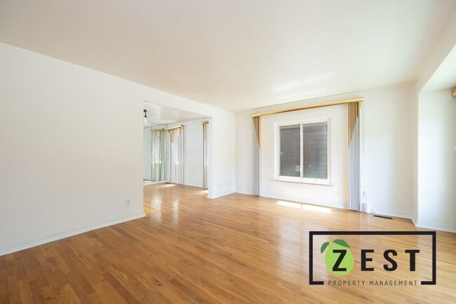 Photo - ***OPEN HOUSE SAT. OCT. 11TH 2025 10-10:30... Unit B - Upper
