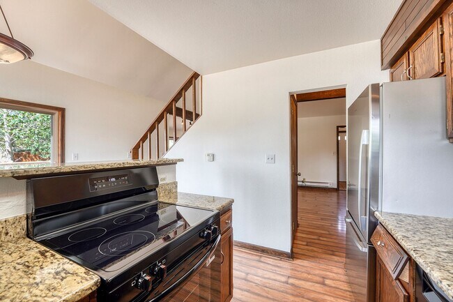 Photo - 305 N Chipmunk Cir