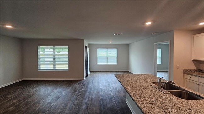 Photo - 511 Autumns Wood Cir W