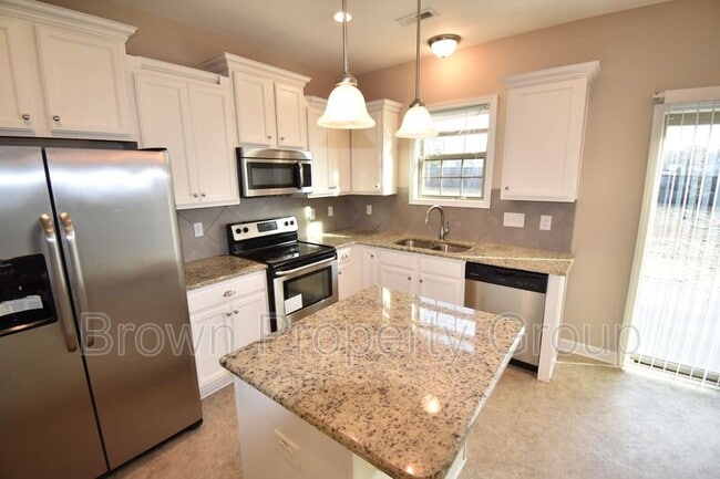 Photo - 804 Leah St