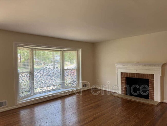 Photo - 6405 Roberts Dr