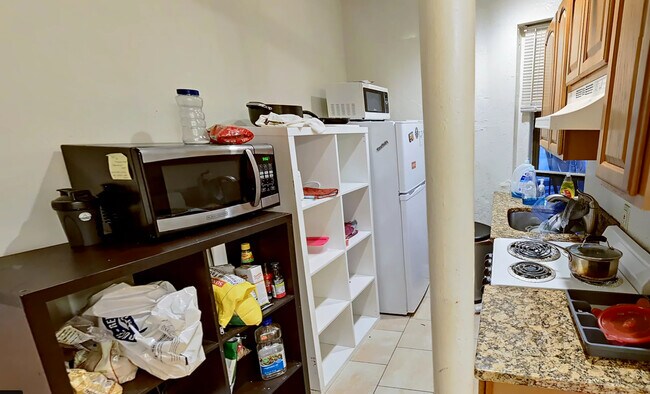 Photo - 157-137 Hemenway St