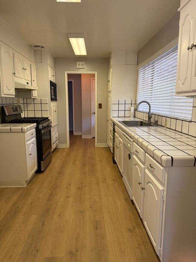 Photo - Spacious Waverly Park Home