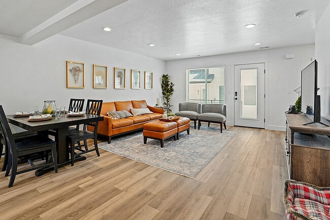 _DSC1668 - Madison Towns