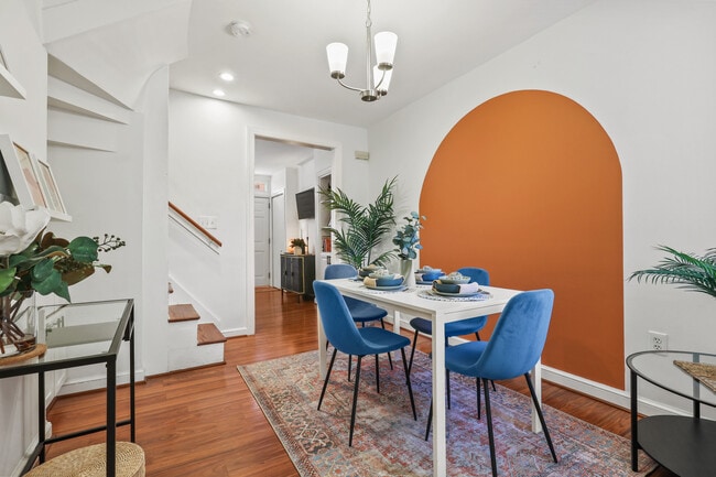 Photo - 433 S Dallas St