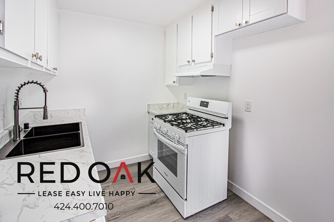 Photo - 8309 Cedros Ave Unidad 310