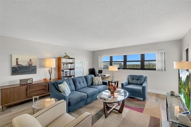 Building Photo - 3200 Port Royale Dr N Rental