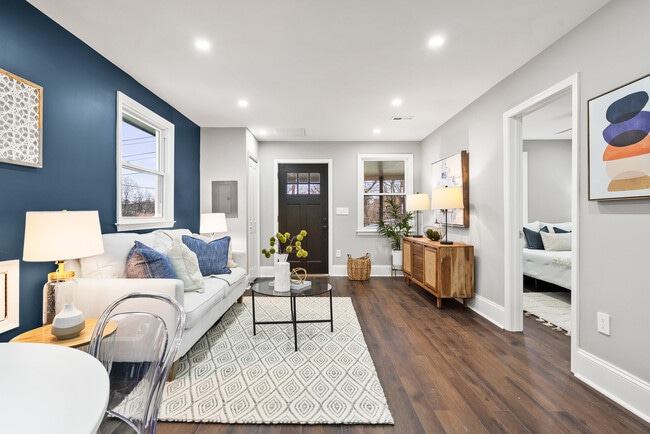 Building Photo - 612 44th St NE