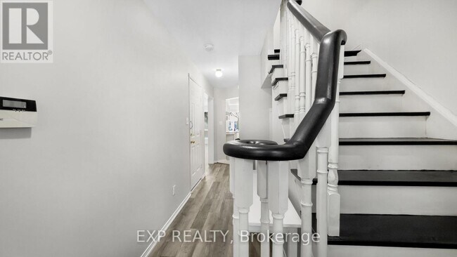 Photo - 445 Apache Ct