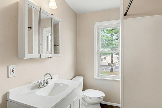 Photo - 3327-3329 Market Street Unit B