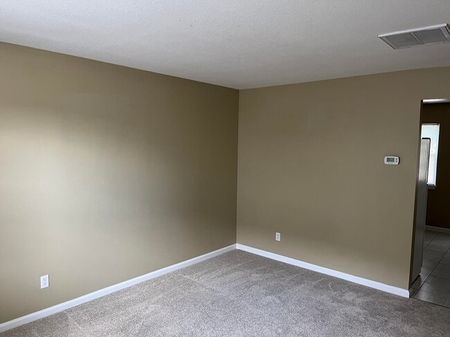 Photo - 1297 N Main St