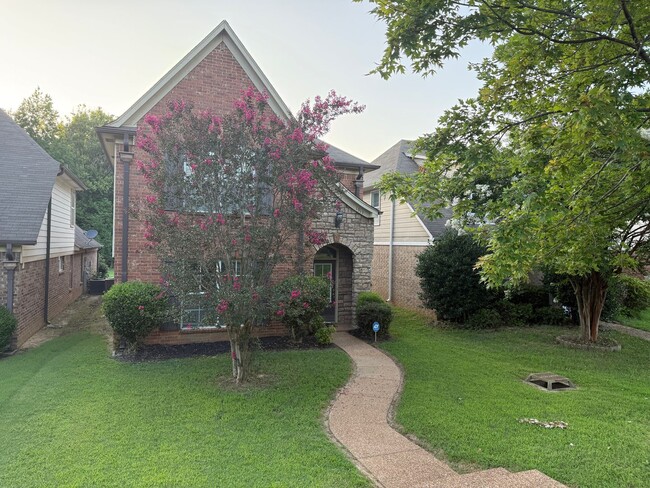 ADORABLE TWO STORY HOME IN GREAT LOCATION! - ADORABLE TWO STORY HOME IN GREAT LOCATION!