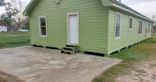 Photo - 16317 Avenue D