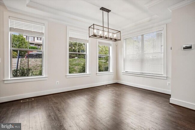 Photo - 3016 20th St S