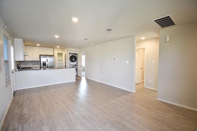 Photo - 6546 Augustus Magee