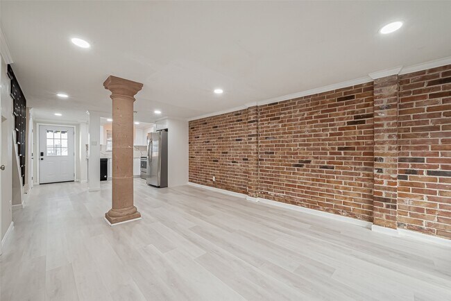 Photo - 12 Hyde Park Blvd Unit 7