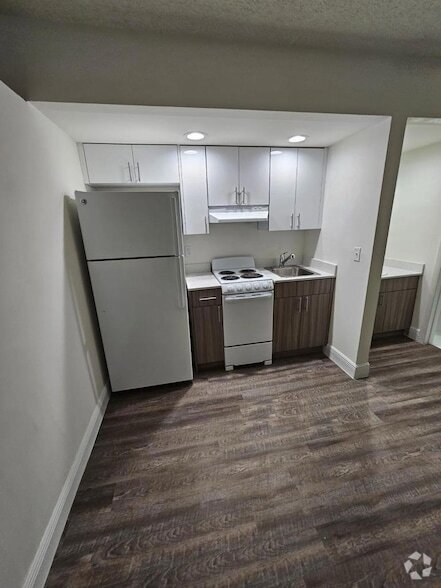 Building Photo - 18335 NW 68th Ave Unit 790-323A Rental