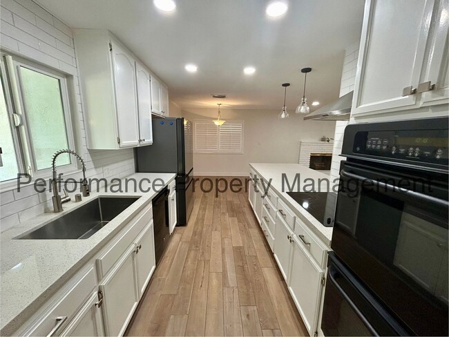 Photo - Cozy 3 Bed/2 Bath Home in SW Bakersfield w/ RBP & Security Deposit Alternative Option