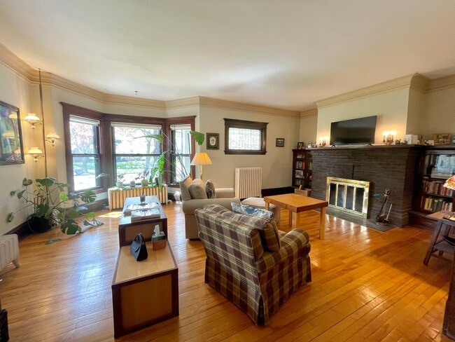 Photo - 2737 Irving Ave S Unit 1
