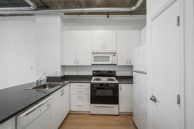 Photo - 1300 N St NW Unit 318