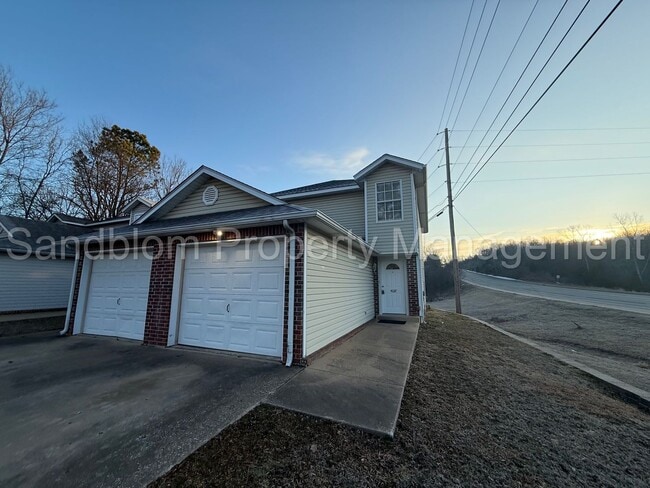 Building Photo - For Lease | Pratville Duplex | Available Now!