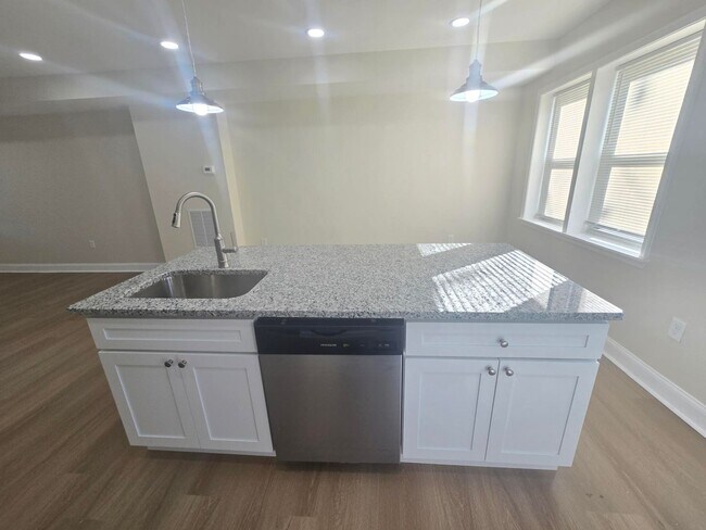 Photo - Beautiful 3 Bedroom 2.5 Bathrooms West Bal...