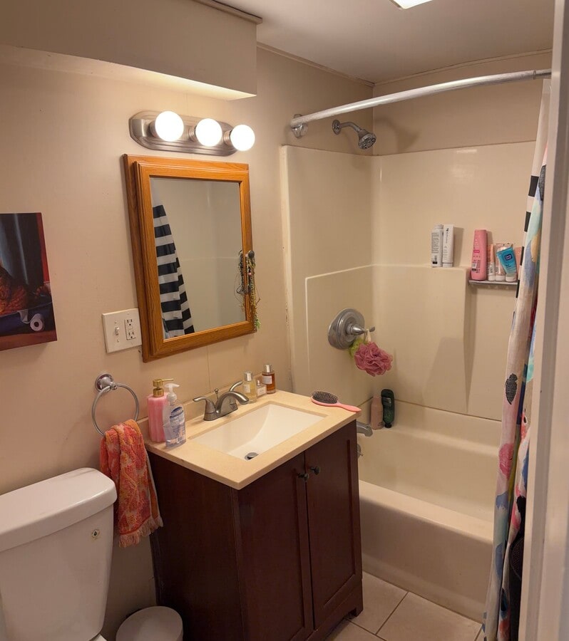 Photo - 454 N Windsor St