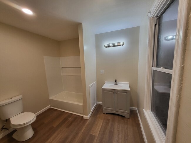 Building Photo - 1313 W Rush St