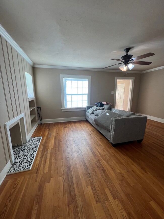Building Photo - 2118 24th St Rental