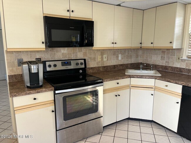 Photo - 27C Benjamin Franklin Dr