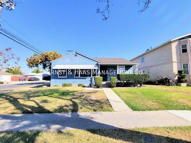 Charming 3 Bedroom Home Located in Prime L... - Charming 3 Bedroom Home Located in Prime L...