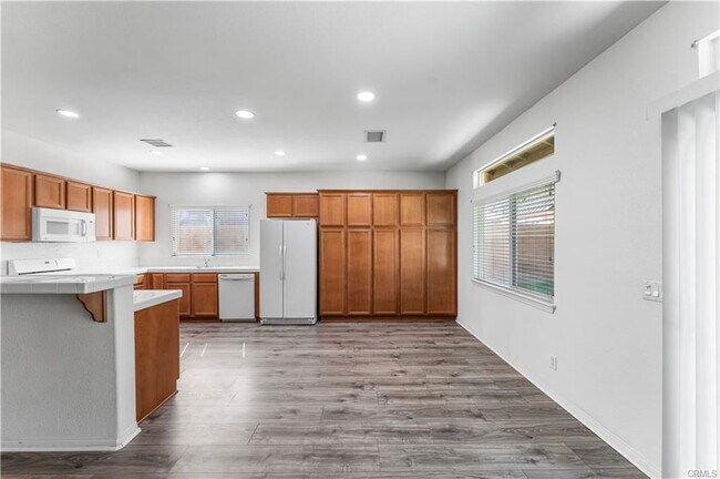 Building Photo - 43141 Ruth Ln