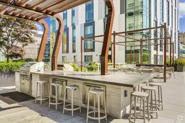 Building Photo - 356 3rd St Rental