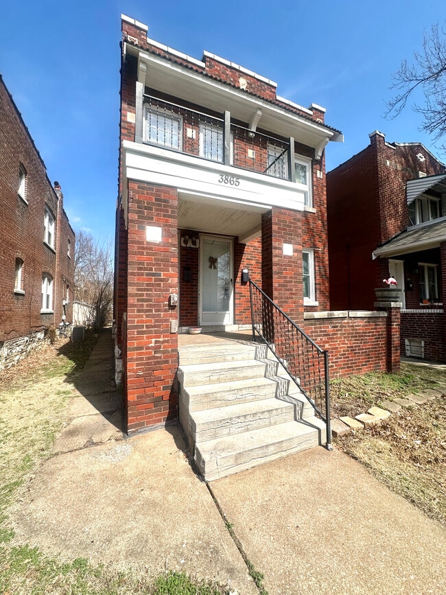 Photo - 3865 Alberta St Unit 2