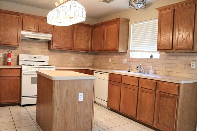 Photo - 1514 Kincross Ct House