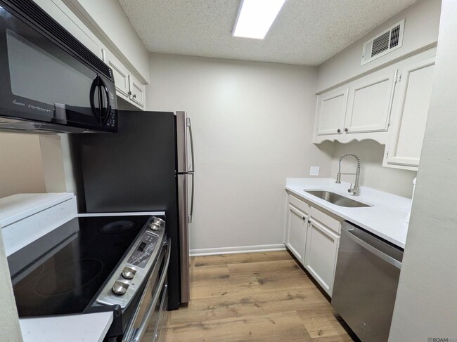 Photo - 5233 BUTTERCREEK LN, j2 Unit j2