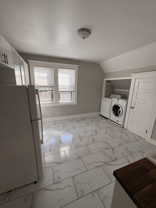 208 Maple St Unit 3