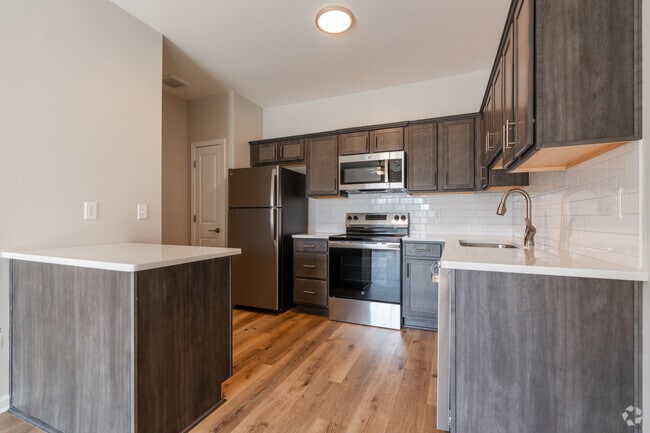 1BR, 1BA - 837SF - Kitchen