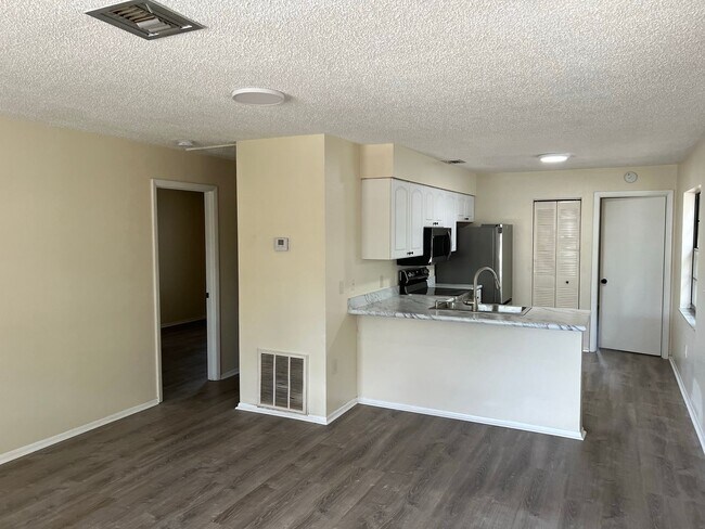 Photo - Annual 3 Bedroom 2 bath Duplex $1,795 a month